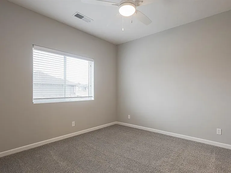 The Creek Apartments — Photo 33