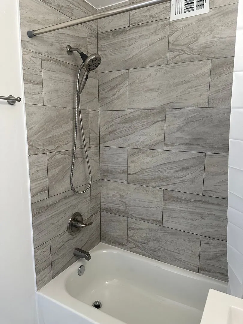 West Avenue Apartments — Photo 2