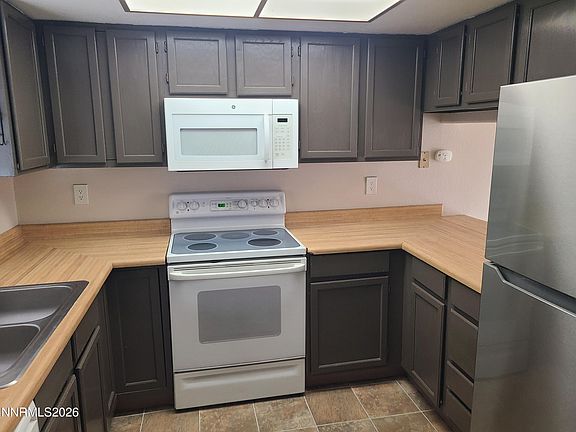 3rd image of 3126 N Truckee Ln