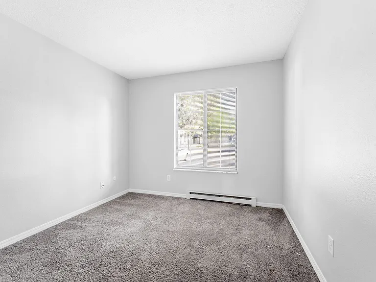 Walnut Woods Apartments — Photo 30