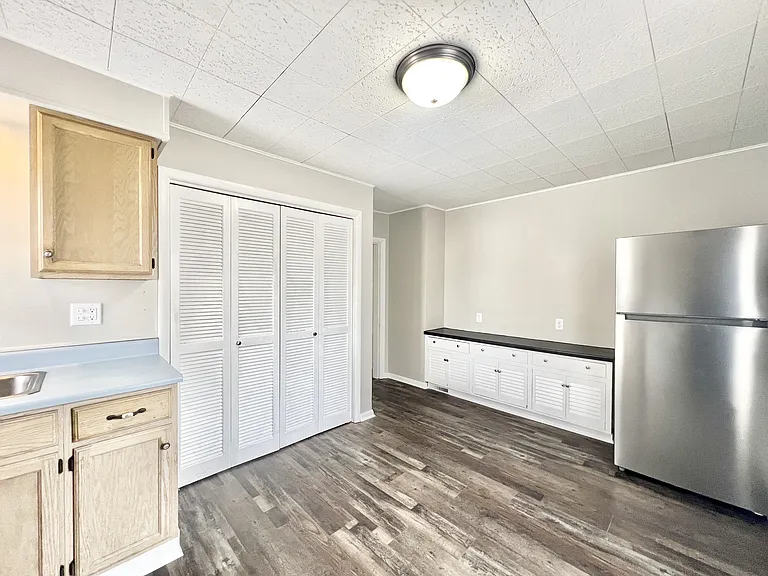 921 W Grand Ave — Photo 15