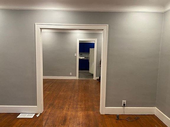 4th image of 4390 Parkinson St
