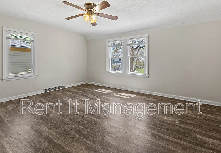 3314 Franklin St — Photo 16