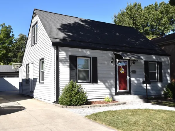 3415 South Howell AVENUE, Milwaukee, WI 53207