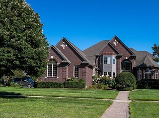 1525 Clear Creek Dr, Rochester Hills, MI 48306