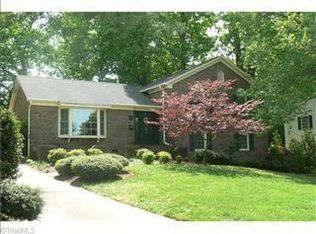 1046 Willowlake Rd, Winston Salem, NC 27106