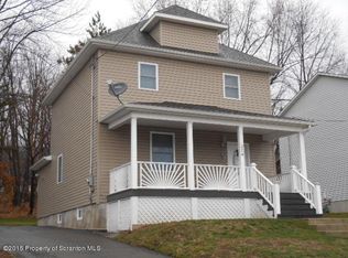 221 5th St #L-33, Blakely, PA 18447
