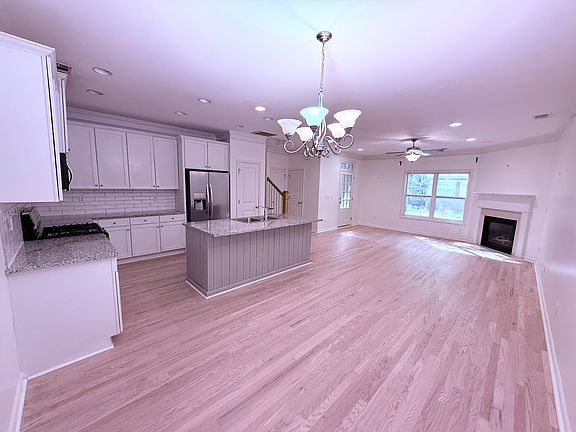 5th image of 1660 Habershal Rd NW