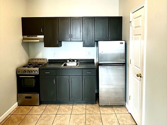 5th image of 50 Franklin St APT 325