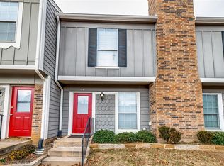 31 Abbey Rd, Euless, TX 76039