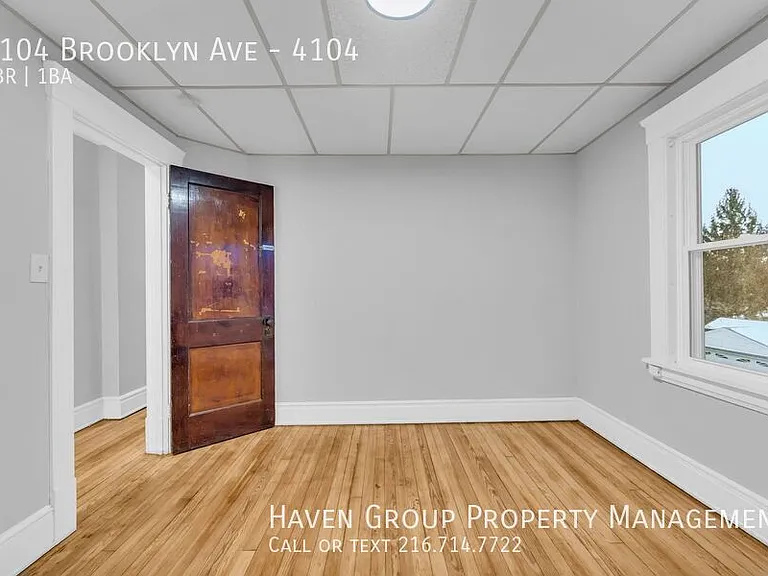 4104 Brooklyn Ave #4104 — Photo 13