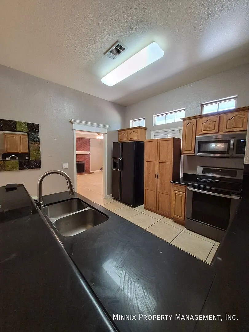 3 bedroom/ 2 bath | 2113 SW 59th. St. — Photo 2