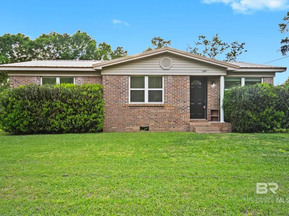 1062 Magnolia St N, Loxley, AL 36551