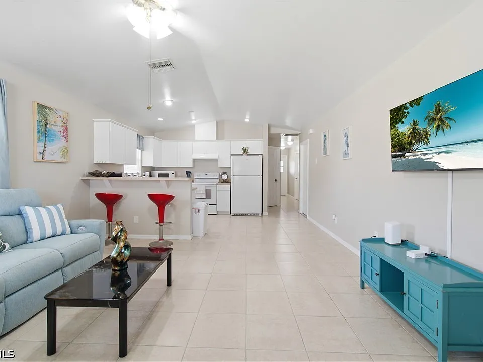 1712 SW Santa Barbara Pl
