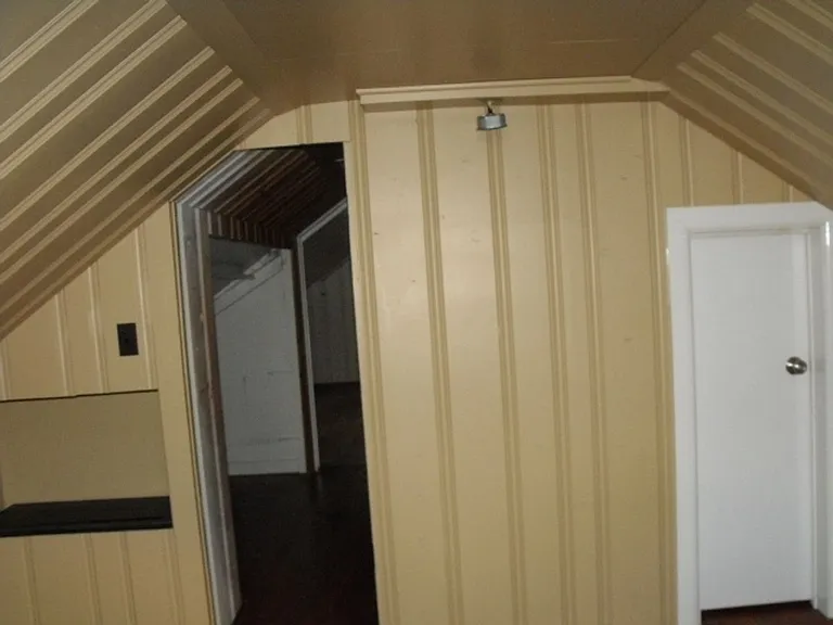 901 Johnson Ave — Photo 49