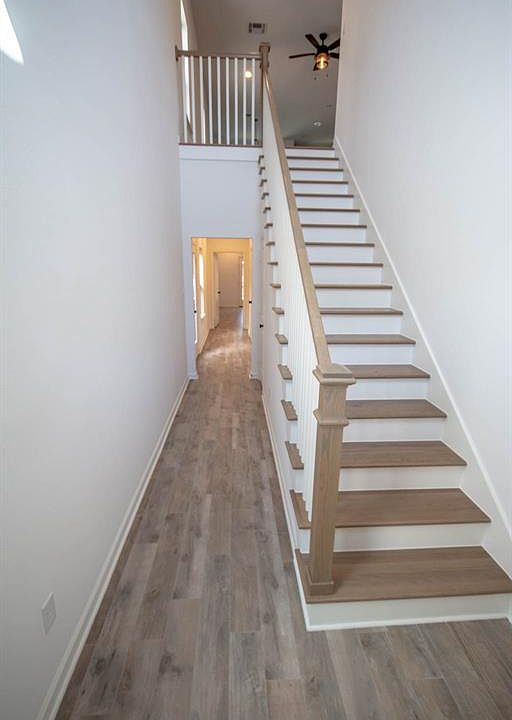 1st image of 405-405 East St #B