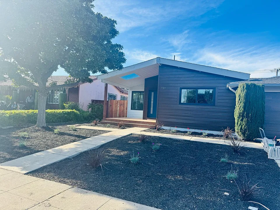 721 Clyde Ave