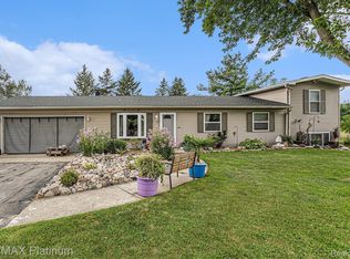 840 Lucy Rd, Howell, MI 48843