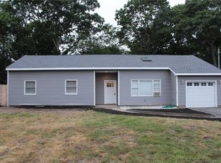 154 Lexington Rd, Shirley, NY 11967