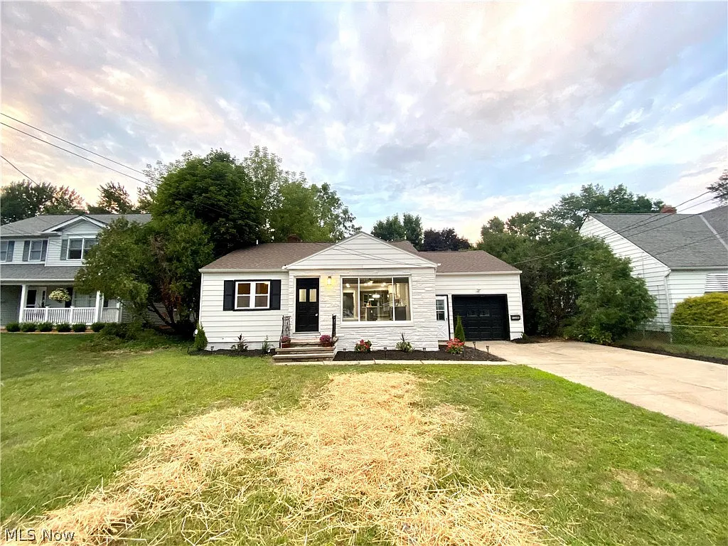 21680 Westwood Rd photo 1