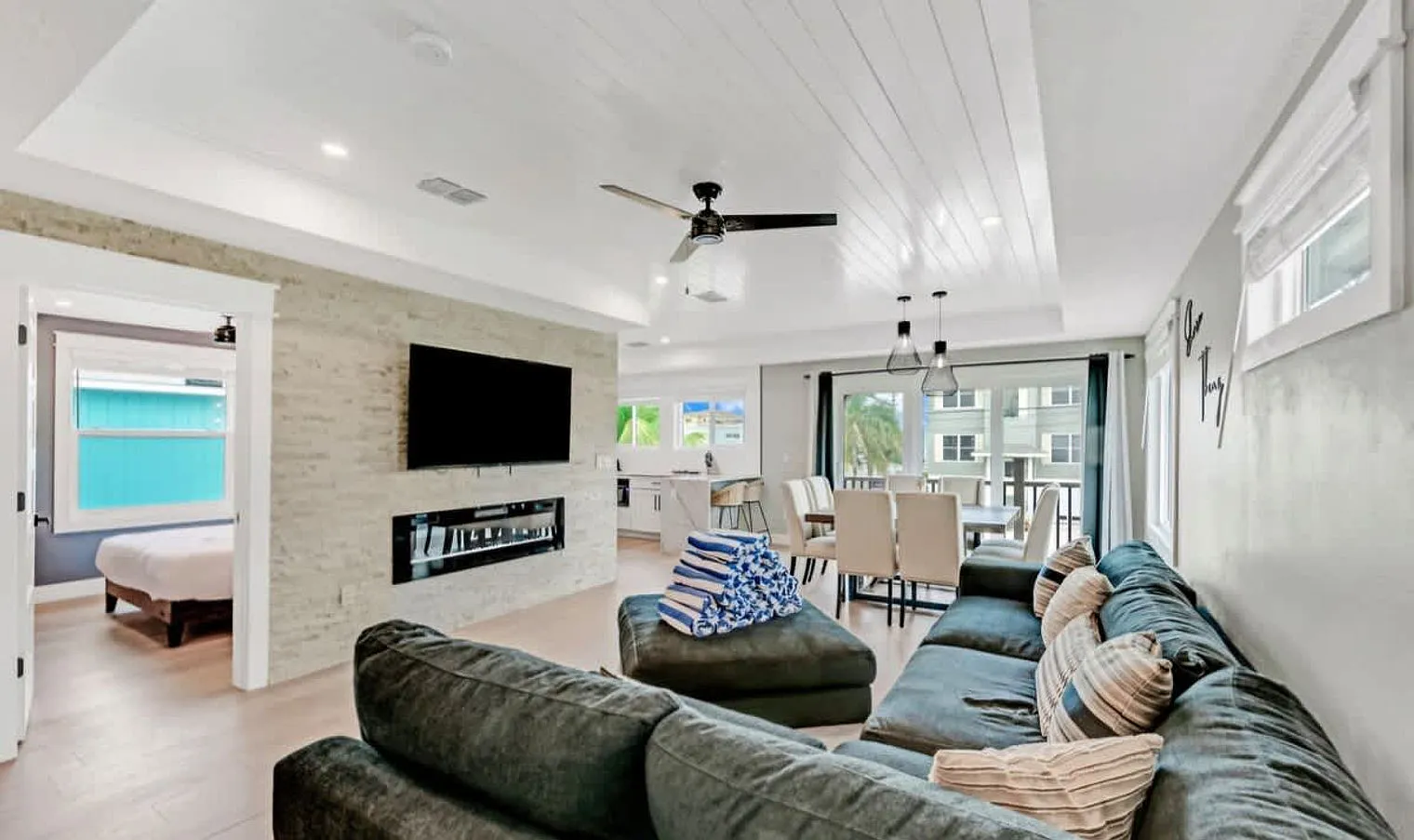 5 bed, 4.0 bath, $34,944 — Photo 1