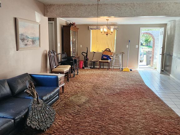 3rd image of 1014 LA MARCHE Drive