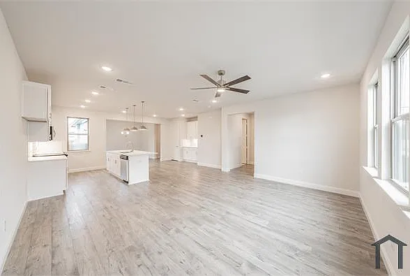 9709 Thorncrown Ln — Photo 37