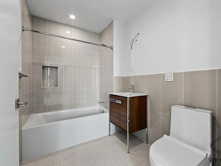 840 New York Ave #4R — Photo 15