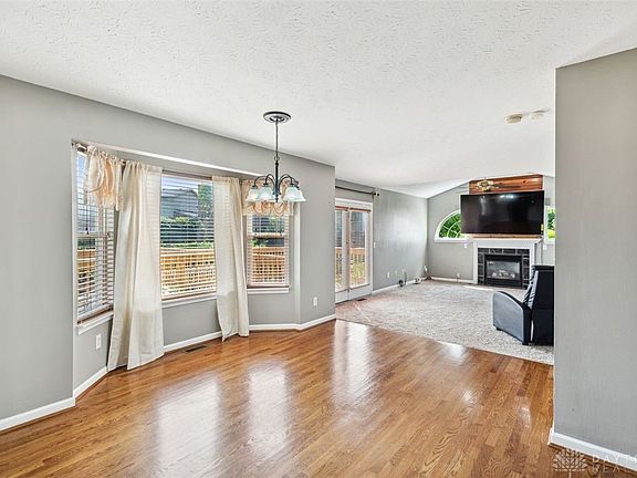 5th image of 6658 Woodsedge Dr