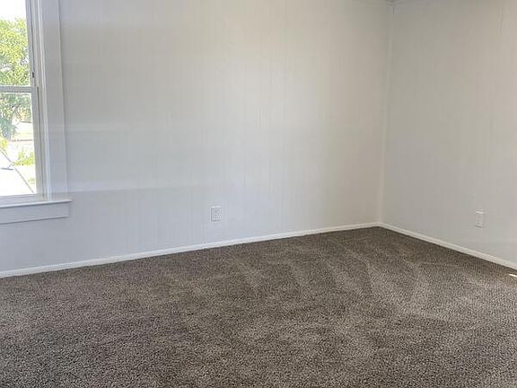 4th image of 113 S Main St #2