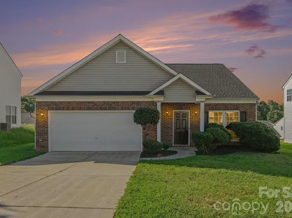 8935 Hedge Maple Rd, Charlotte, NC 28269