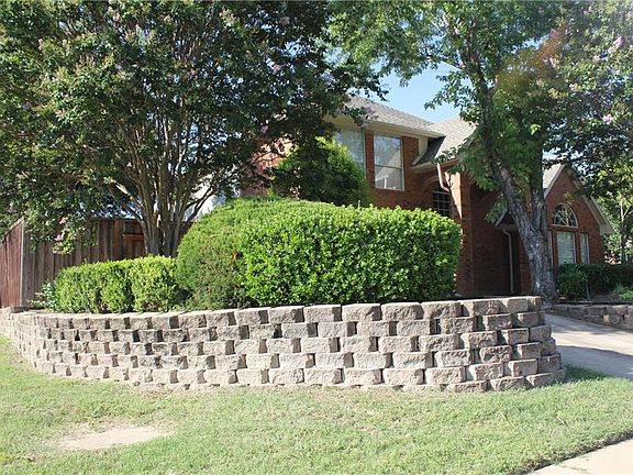3rd image of 661 Forest Bend Dr