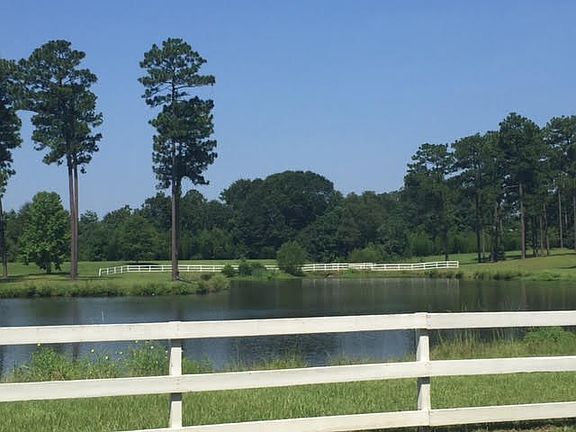 3rd image of 1 Lake Hill Dr
