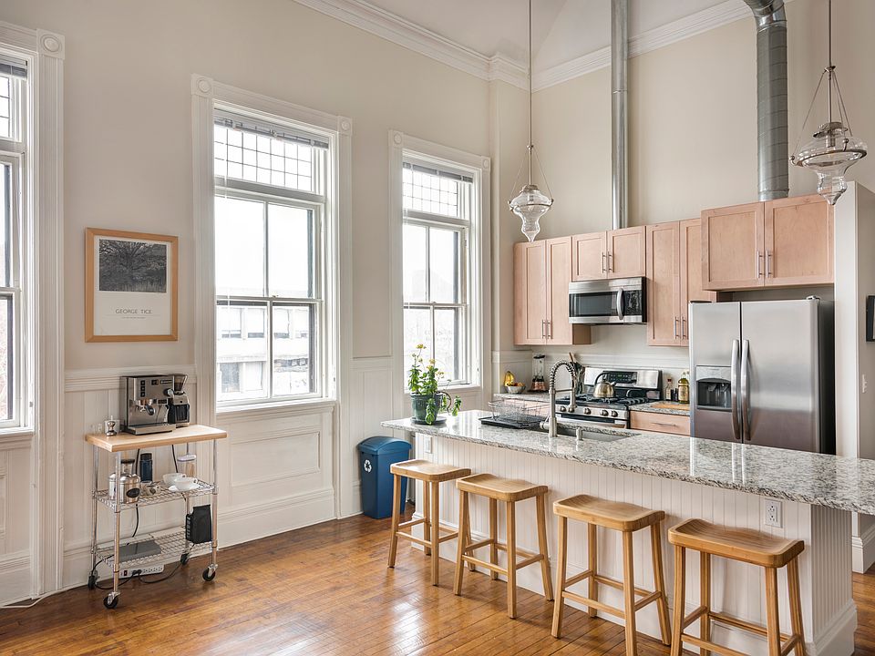 1st image of 741 Westminster St #301