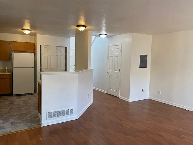 1273 S Zeno Way #B — Photo 9