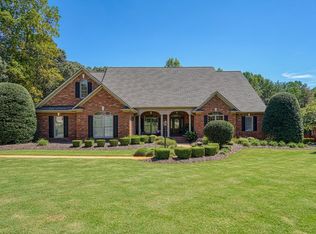 877 Oakcrest Rd, Spartanburg, SC 29301