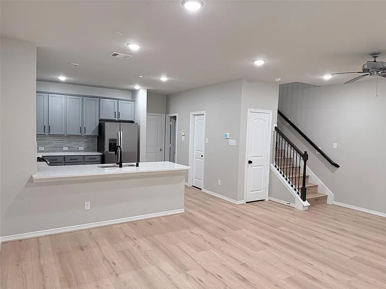 2830 Scanlan Mdw — Photo 3