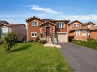 166 Country Ln, Barrie, ON L4N 0T9