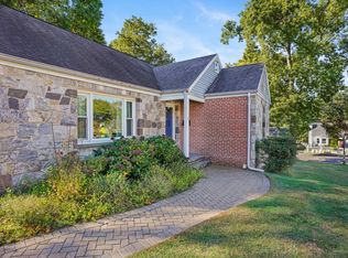 4 Senga Rd, Norwalk, CT 06854