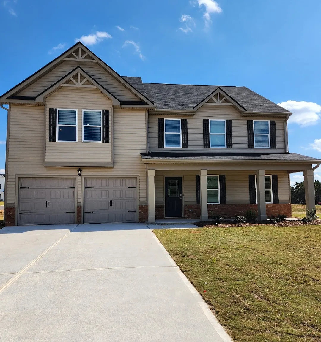 4 bed, 3.5 bath, 2800 sqft, $1,900 — Photo 1