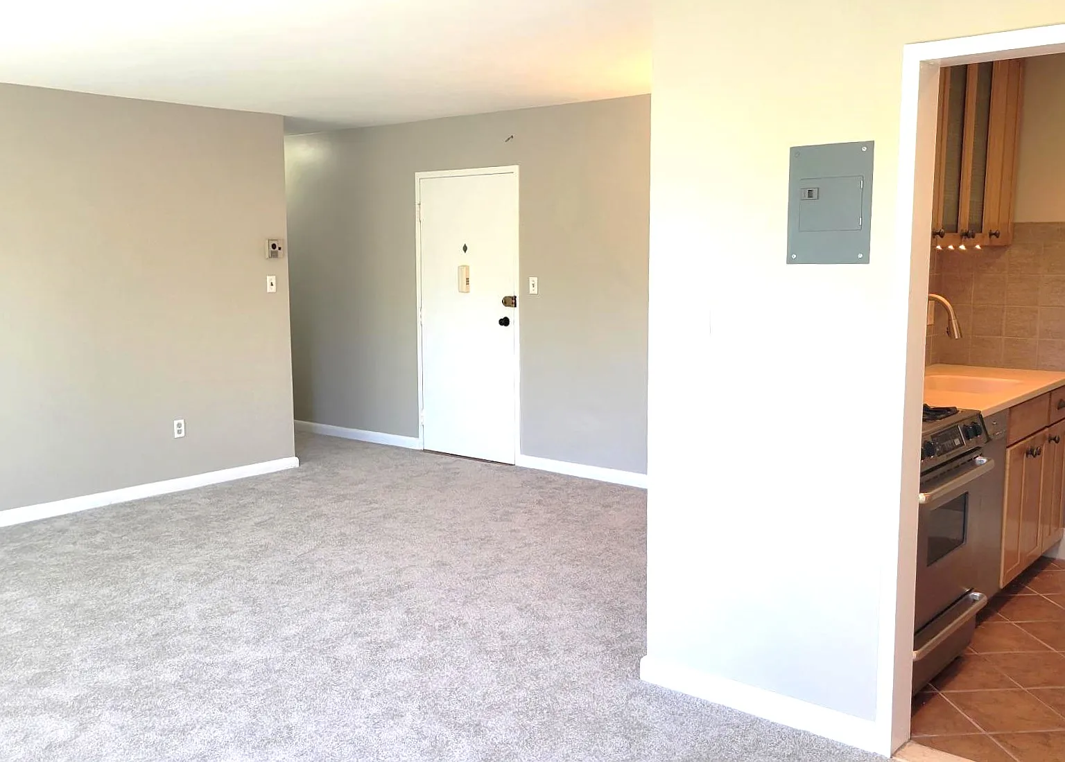 2400 41st Street NW - 504 — Photo 4