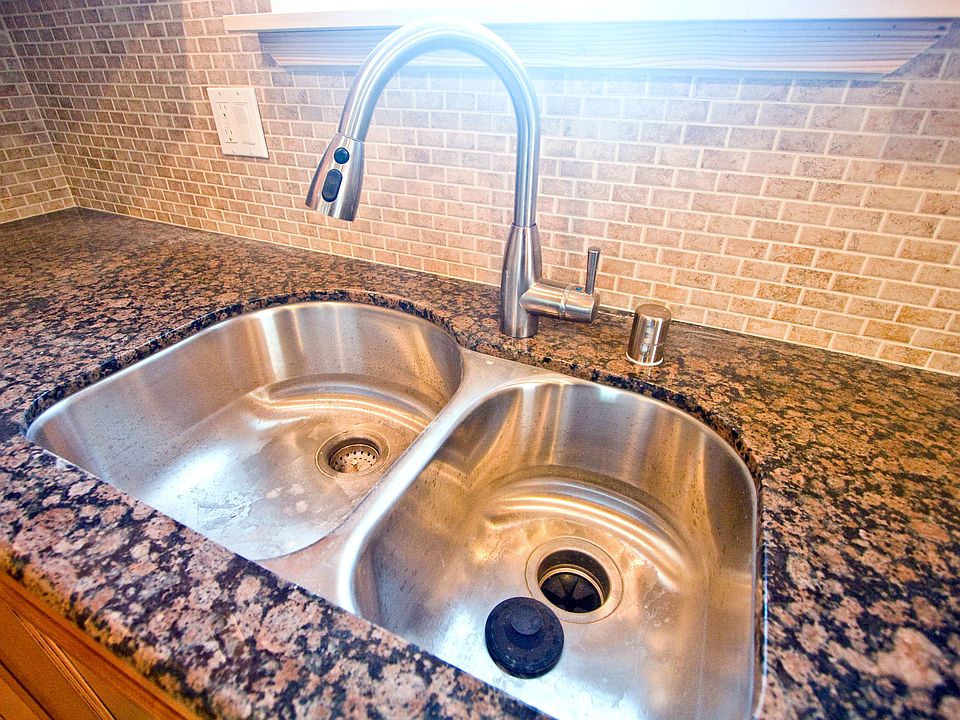 New Granite & Fixtures