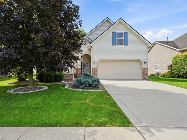 5871 Lost Oaks Dr, Carmel, IN 46033
