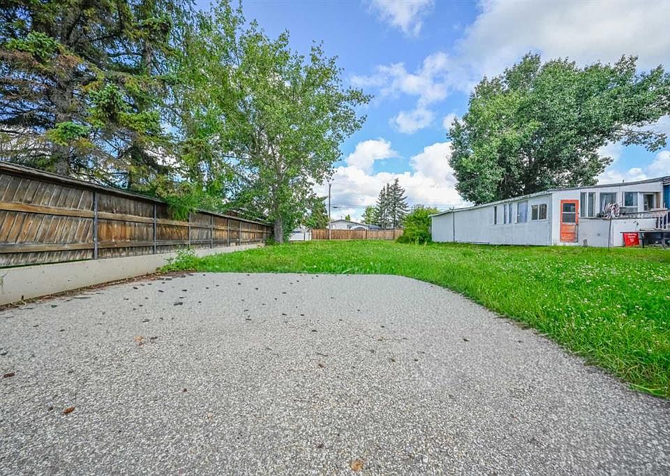 2nd image of 4429 51st Ave