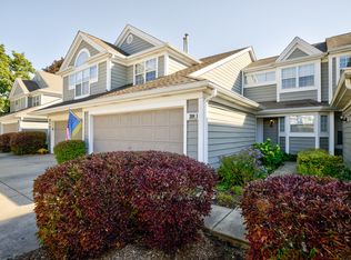 304 Woodstone Cir, Buffalo Grove, IL 60089