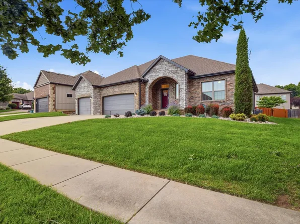 597 E Selby Drive, Nixa, MO 65714