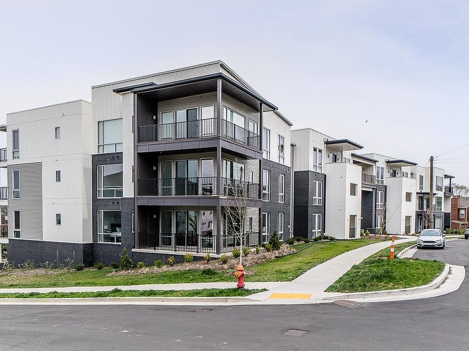 Contemporary Living Located in the Heart of Nashville!
