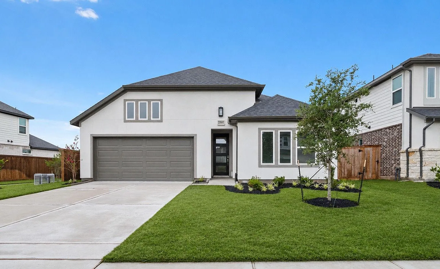 4 bed, 3.0 bath, 2323 sqft, $3,200 — Photo 1