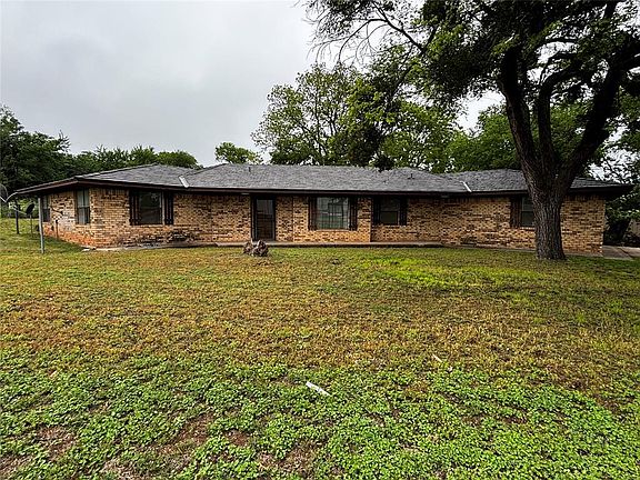 2nd image of 702 Valley View Dr