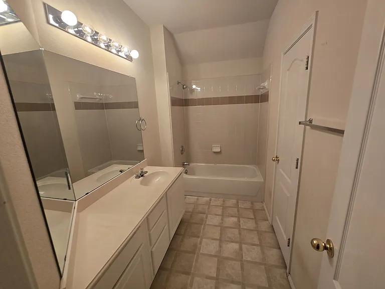 8405 Luzerne Dr — Photo 18